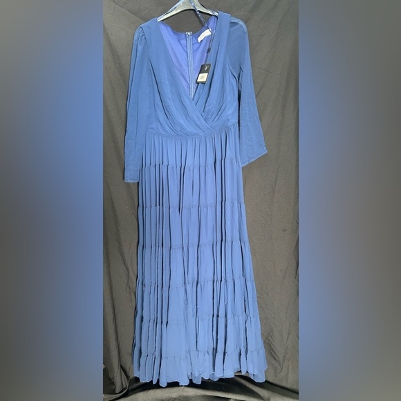 IEENA FOR MAC DUGGAL 55311 NWT
Faux Wrap Illusion Long Sleeve Tiered Gown - Picture 4 of 6